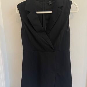 NWOT SHEIN Black Sleeveless V-Neck Romper Size L